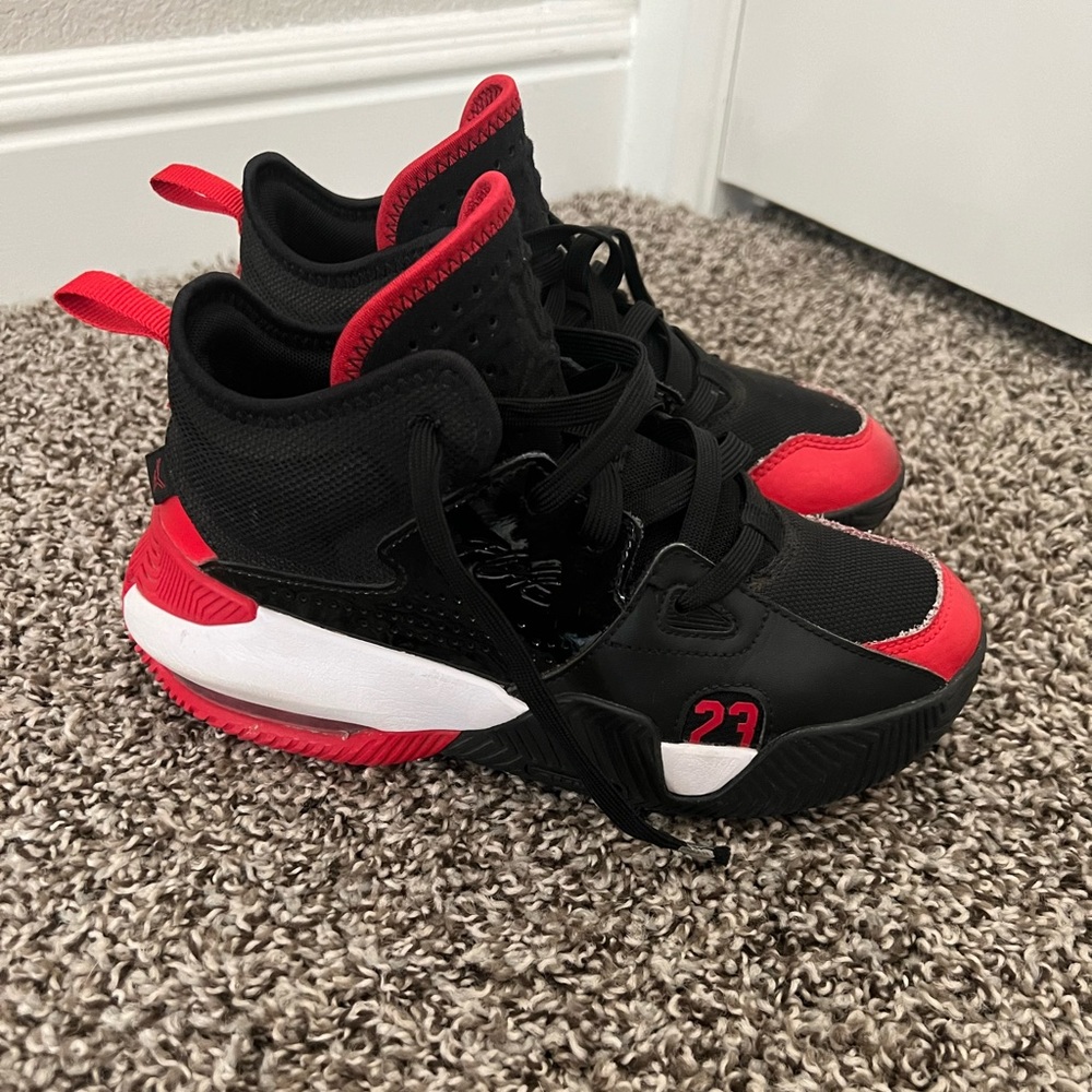 Boys’ Jordan Sneakers (3.5) 👟